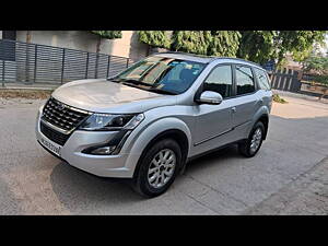 Second Hand Mahindra XUV500 W9 AT in Faridabad