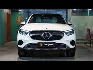 Second Hand मर्सिडीज़ बेंज़ GLC 300 4मैटिक in दिल्ली