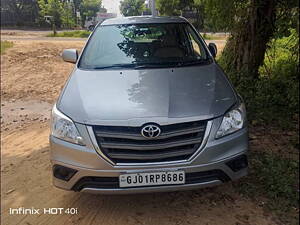 Second Hand Toyota Innova 2.5 VX 8 STR BS-III in Ahmedabad