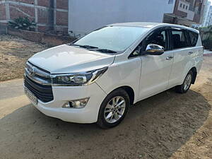 Second Hand Toyota Innova Crysta 2.4 G 7 STR [2016-2017] in Lucknow