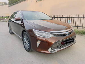 Second Hand Toyota Camry Hybrid in Bangalore