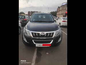 Second Hand మహీంద్రా xuv500	 డబ్ల్యూ10 ఎడబ్ల్యూడి ఆటోమేటిక్ బ్లాక్ ఇంటీరియర్స్ [2017] in చండీగఢ్