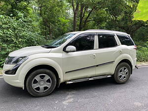 Second Hand Mahindra XUV500 W4 in Lucknow