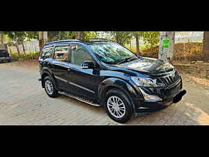 Second Hand महिंद्रा XUV500 w6 ऑटोमैटिक in दिल्ली