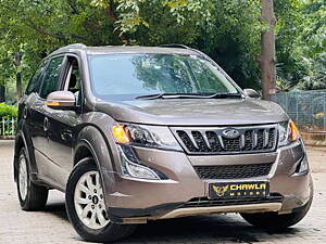 Second Hand Mahindra XUV500 W10 in Delhi