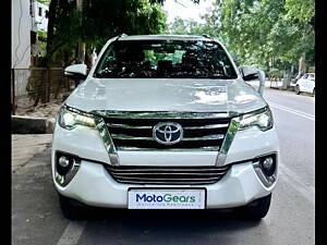 Second Hand Toyota Fortuner 2.8 4x2 AT [2016-2020] in Delhi