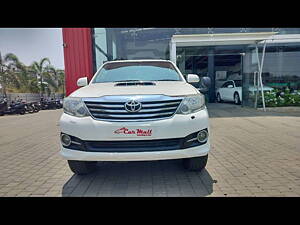 Second Hand Toyota Fortuner 3.0 4x2 AT in Nashik