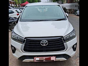 Second Hand Toyota Innova Crysta GX 2.4 7 STR in Lucknow