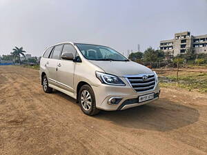 Second Hand Toyota Innova 2.5 VX 8 STR BS-III in Nashik