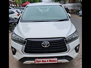 Second Hand Toyota Innova Crysta G 2.4 7 STR in Lucknow