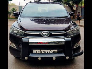 Second Hand Toyota Innova Crysta 2.4 G 8 STR [2016-2017] in Hyderabad