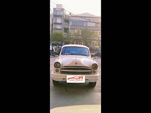 Second Hand Hindustan Motors Ambassador Classic 2000 DSZ AC in Hyderabad