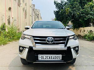 Second Hand Toyota Fortuner 2.8 4x2 AT [2016-2020] in Delhi