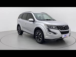 Second Hand Mahindra XUV500 W11 AT in Pune