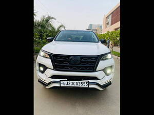 Second Hand Toyota Fortuner 4X2 MT 2.8 Diesel in Ahmedabad