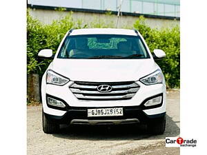 Second Hand Hyundai Santa Fe 4 WD in Surat