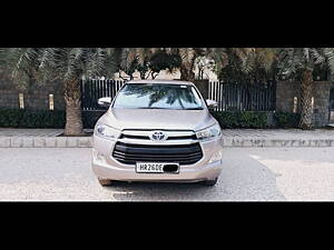 Second Hand Toyota Innova Crysta 2.4 V Diesel in Delhi