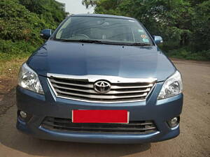 Second Hand Toyota Innova 2.5 VX 8 STR BS-III in Pune