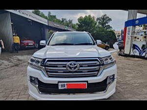 Second Hand Toyota Land Cruiser LC 200 VX in Delhi