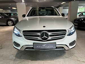 Second Hand मर्सिडीज़ बेंज़ GLC 300 प्रोग्रेसिव in पुणे