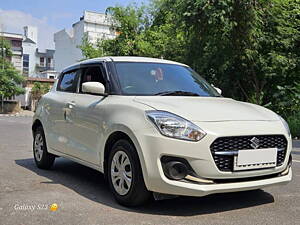 Second Hand Maruti Suzuki Swift VXi AMT [2021-2023] in Delhi