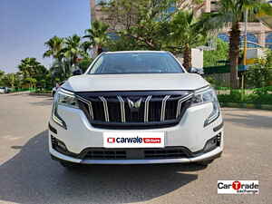 Second Hand மஹிந்திரா  xuv700 ax 3 பெட்ரோல் ஏடீ 5 சீட்டர் [2021] in டெல்லி