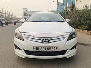 Second Hand हुंडई वरना 1.6 vtvt sx ऑटोमैटिक in दिल्ली