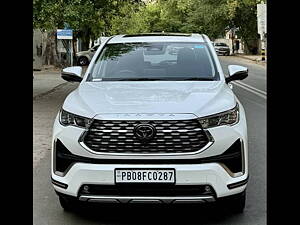 Second Hand Toyota Innova Hyrcross ZX (O) Hybrid 7 STR in Delhi