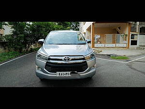 Second Hand Toyota Innova Crysta 2.4 V Diesel in Bangalore