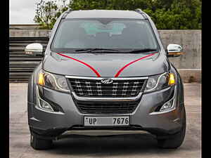 Second Hand महिंद्रा XUV500 w8 in लखनऊ