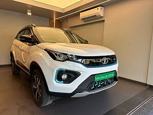 Tata nexon ev second store hand price