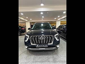 Second Hand Hyundai Alcazar Signature (O) 6 STR 2.0 Petrol AT in Delhi