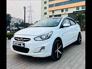 Second Hand हुंडई वरना फ़्लूइडीक 1.6 crdi sx in खरार