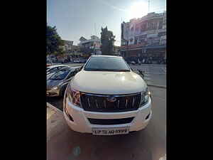 Second Hand महिंद्रा XUV500 w10 एडब्ल्यूडी in लखनऊ