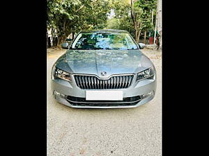 Second Hand Skoda Superb L&K TSI AT in Delhi