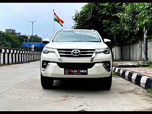 Second Hand Toyota Fortuner 2.8 4x2 AT [2016-2020] in Delhi