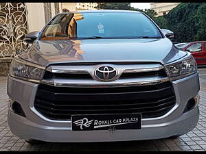 Second Hand Toyota Innova Crysta 2.4 G 7 STR [2016-2017] in Mumbai