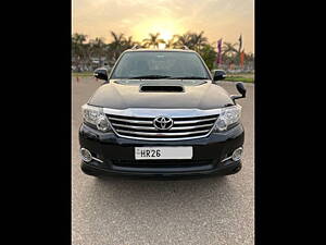 Second Hand Toyota Fortuner 4x2 AT in Chandigarh