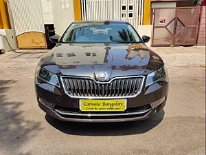 Second Hand Skoda Superb Style TDI AT in Bangalore