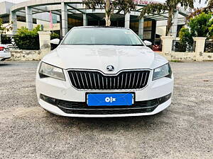 Second Hand Skoda Superb Ambition 2.0 TDI CR AT in Gurgaon