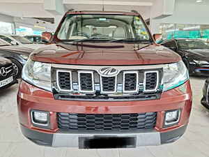 Second Hand महिंद्रा tuv300 t8 in बैंगलोर