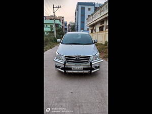 Second Hand Toyota Innova 2.5 EV PS 7 STR BS-III in Hyderabad