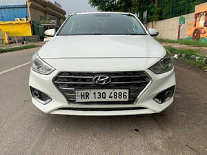 Second Hand Hyundai Verna Fluidic 1.6 VTVT SX Opt AT in Delhi