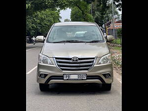 Second Hand Toyota Innova 2.5 G 7 STR BS-IV in Chandigarh