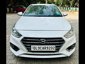 Second Hand हुंडई वरना ex 1.4 vtvt in दिल्ली