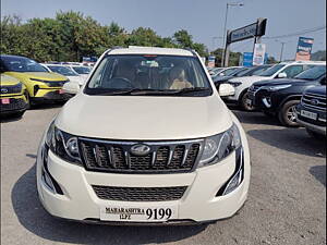 Second Hand Mahindra XUV500 W6 in Pune