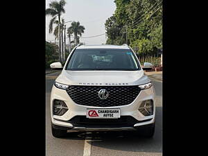 Second Hand MG Hector Plus Sharp 1.5 Petrol Turbo CVT 6-STR in Chandigarh