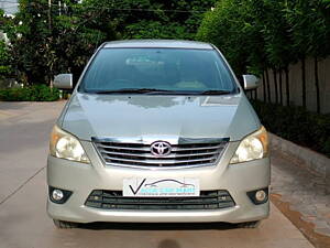 Second Hand Toyota Innova 2.5 EV PS 8 STR BS-IV in Hyderabad