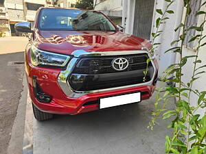 Second Hand Toyota Hilux High 4X4 AT in Mumbai