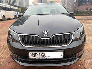 Second Hand Skoda Rapid Ambition AT in Delhi